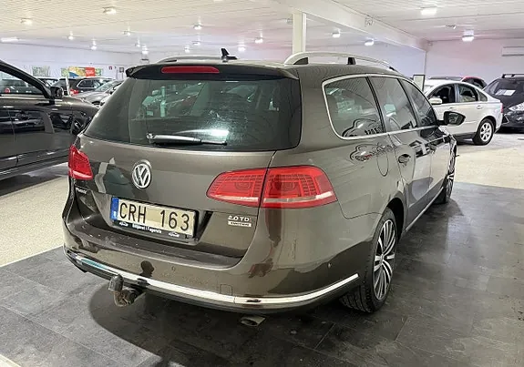 Volkswagen Passat 2012 photo 5
