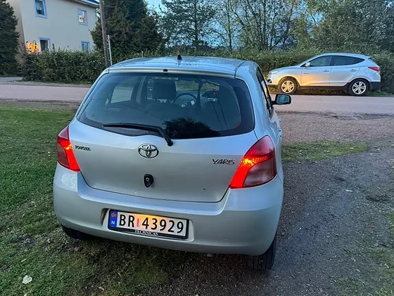Toyota Yaris 2007 photo 5