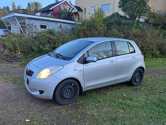 Toyota Yaris 2007 photo 2