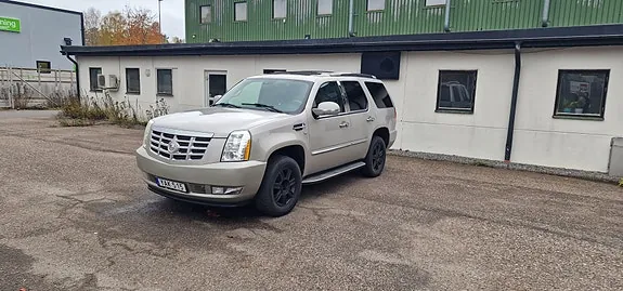 Cadillac Escalade 2010 photo 2
