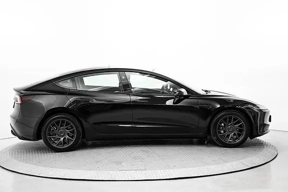 Tesla Model 3 2024 photo 4