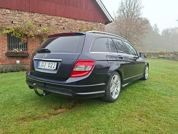 Mercedes-Benz C180 2011 photo 2