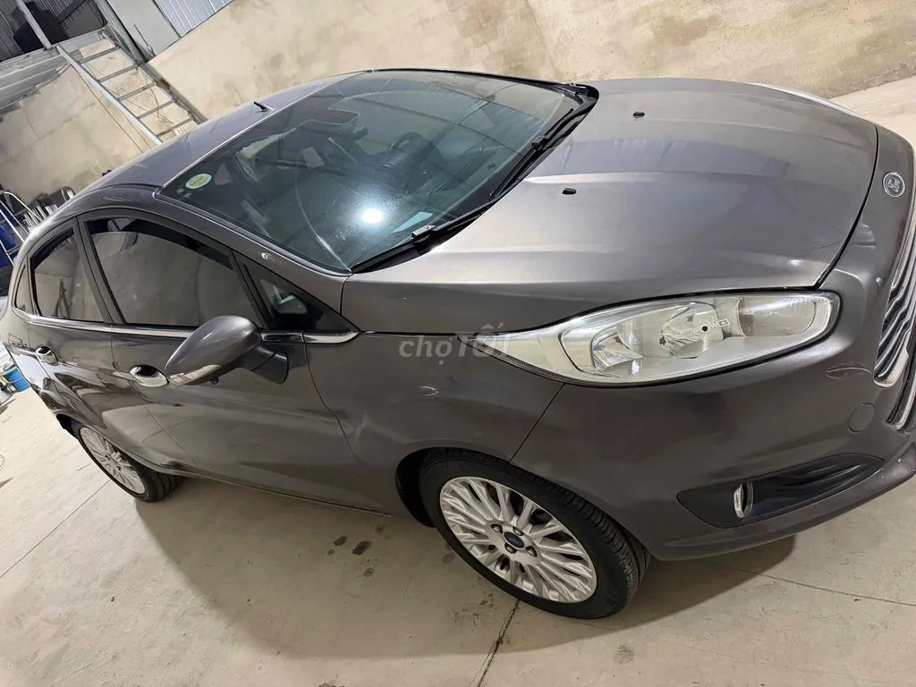 Ford Fiesta 2014 photo 2