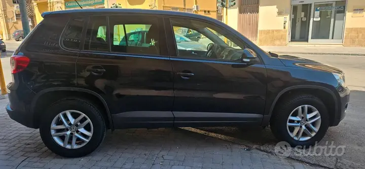 Volkswagen Tiguan 2011 photo 2