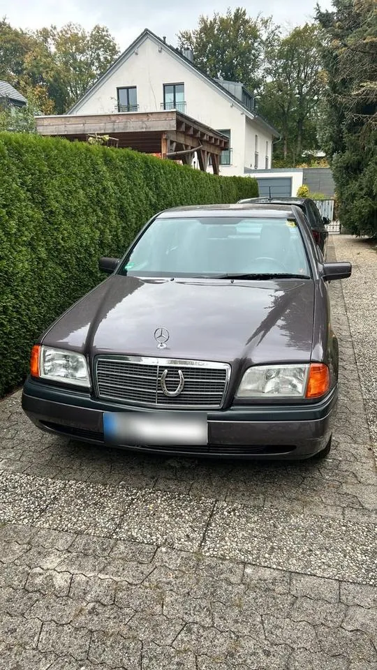 Mercedes-Benz C 180