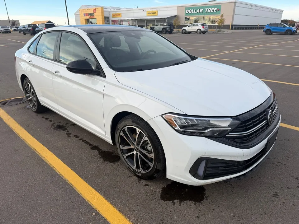 Volkswagen Jetta 2024 photo 2