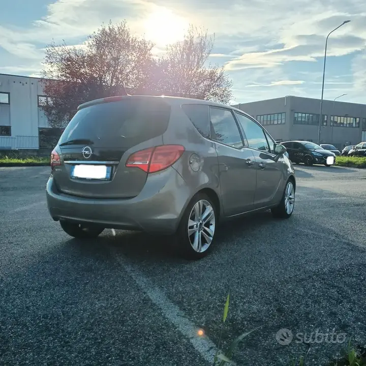 Opel Meriva 2012 photo 2