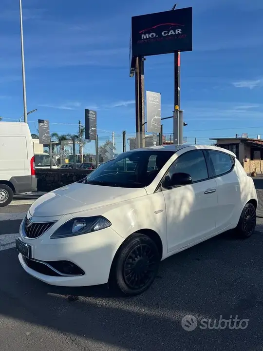 Lancia Ypsilon 2022 photo 2