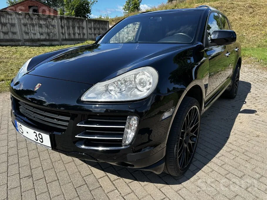 Porsche Cayenne 2010 photo 2