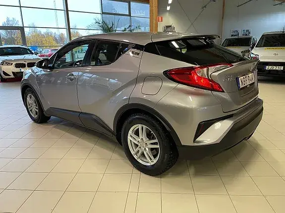 Toyota C-Hr 2019 photo 2