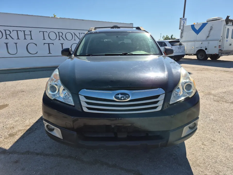 Subaru Outback 2012 photo 2