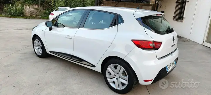 Renault Clio 2018 photo 2