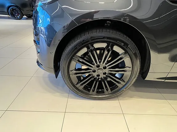 Land Rover Range Rover Sport 2027 photo 3