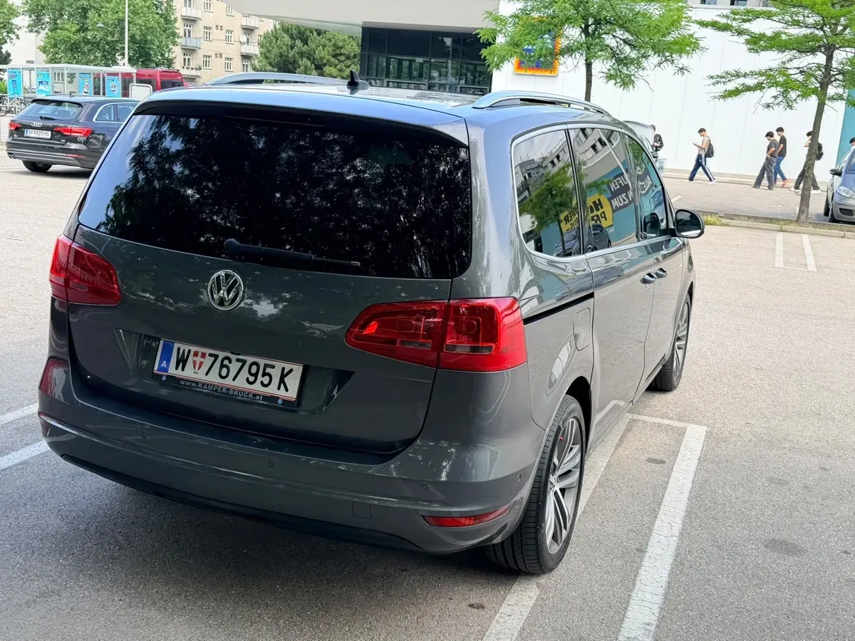 Volkswagen Sharan 2012 photo 2