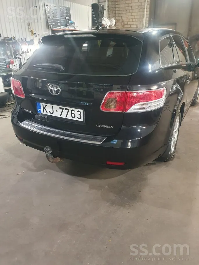 Toyota Avensis 2010 photo 4