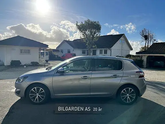Peugeot 308 2015 photo 2