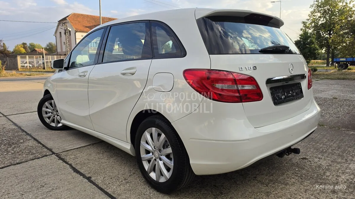 Mercedes-Benz B-Class 2013 photo 4