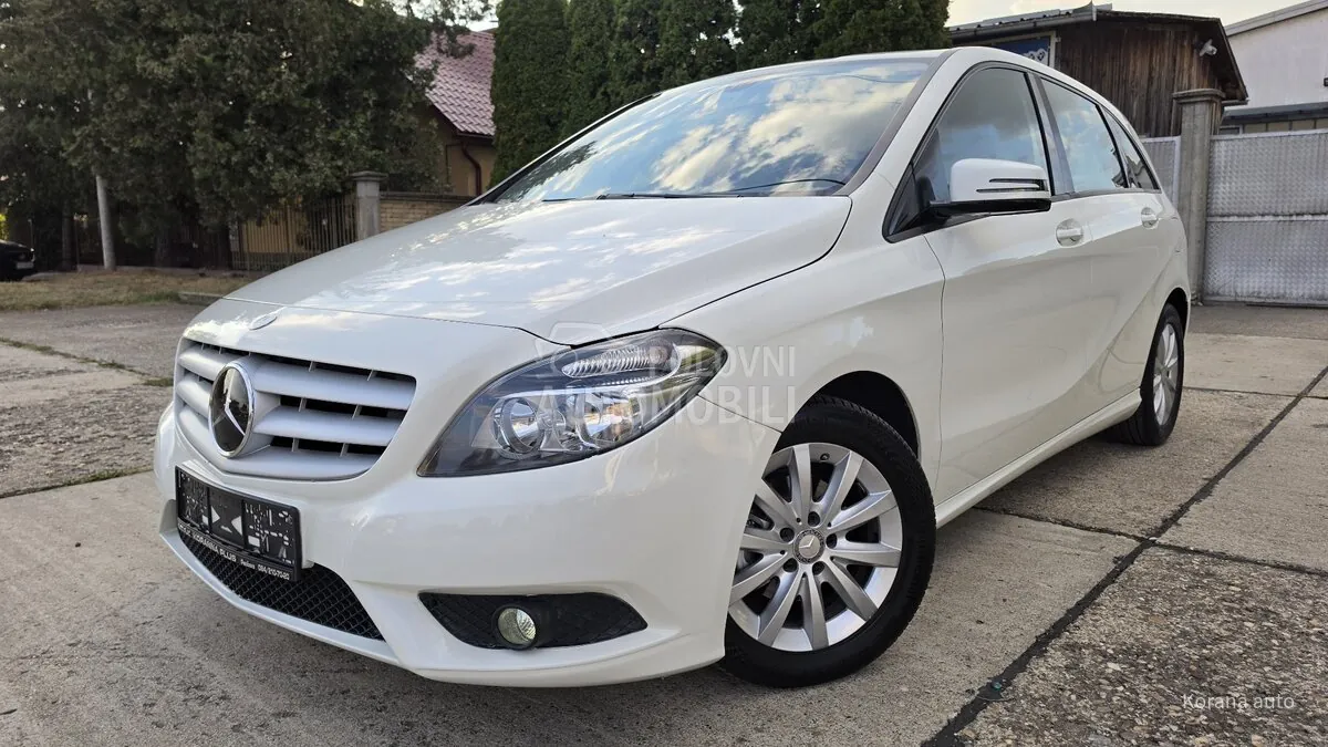 Mercedes-Benz B-Class 2013 photo 2