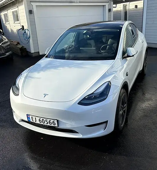 Tesla Model Y 2024 photo 2