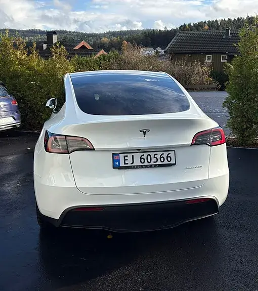 Tesla Model Y 2024 photo 3