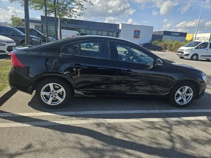 Volvo S60 2015 photo 2