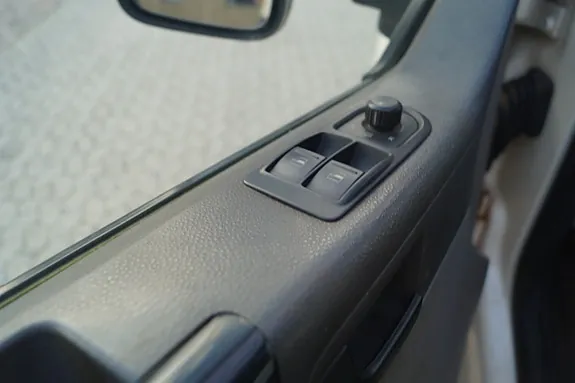 Volkswagen Transporter 2010 photo 4