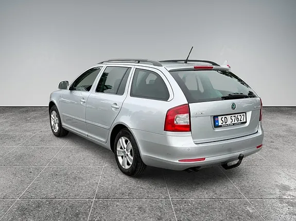 Skoda Octavia 2012 photo 4