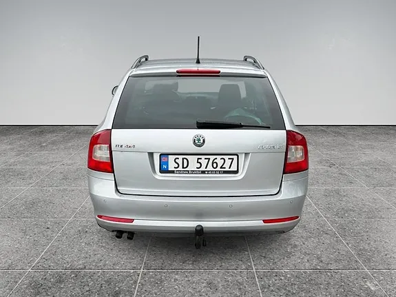 Skoda Octavia 2012 photo 3