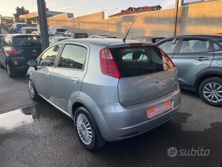 Fiat Grande Punto 2006 photo 3