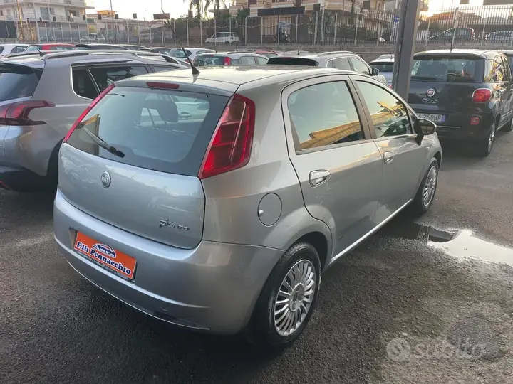 Fiat Grande Punto 2006 photo 4