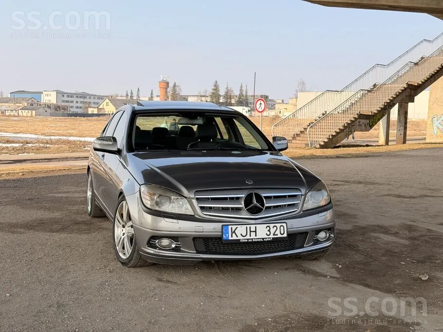 Mercedes-Benz C320