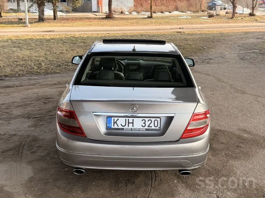 Mercedes-Benz C320 2008 photo 2