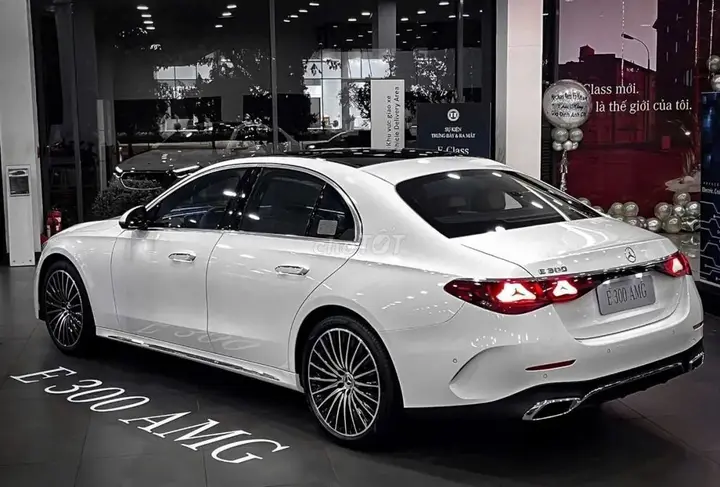 Mercedes-Benz E-Class 2026 photo 5
