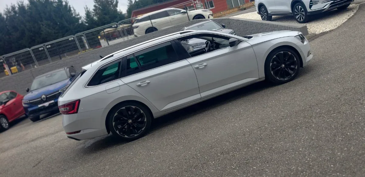 Skoda Superb 2016 photo 2