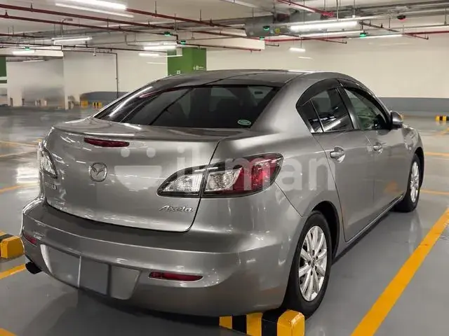 Mazda Axela 2010 photo 4