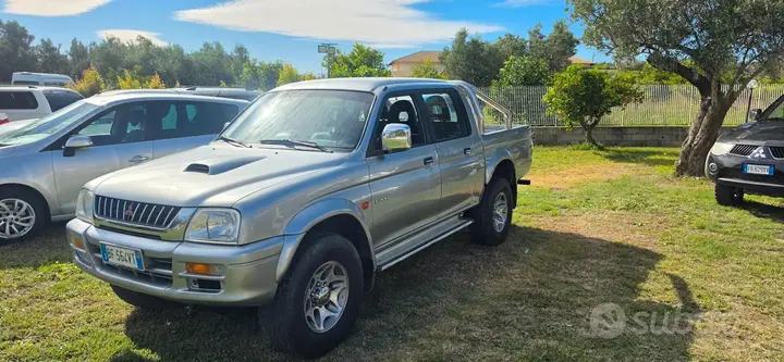Mitsubishi L200 1999 photo 2