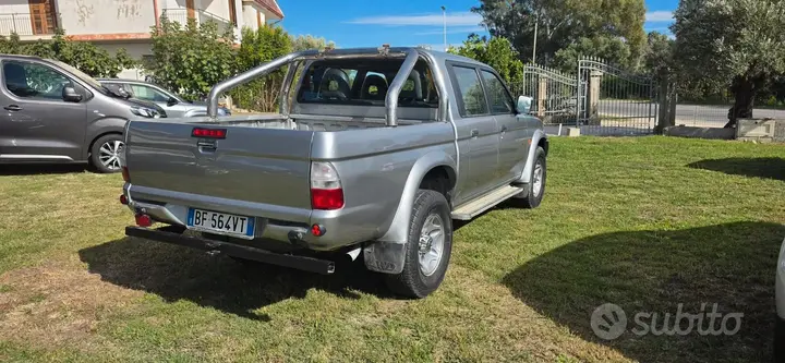 Mitsubishi L200 1999 photo 4
