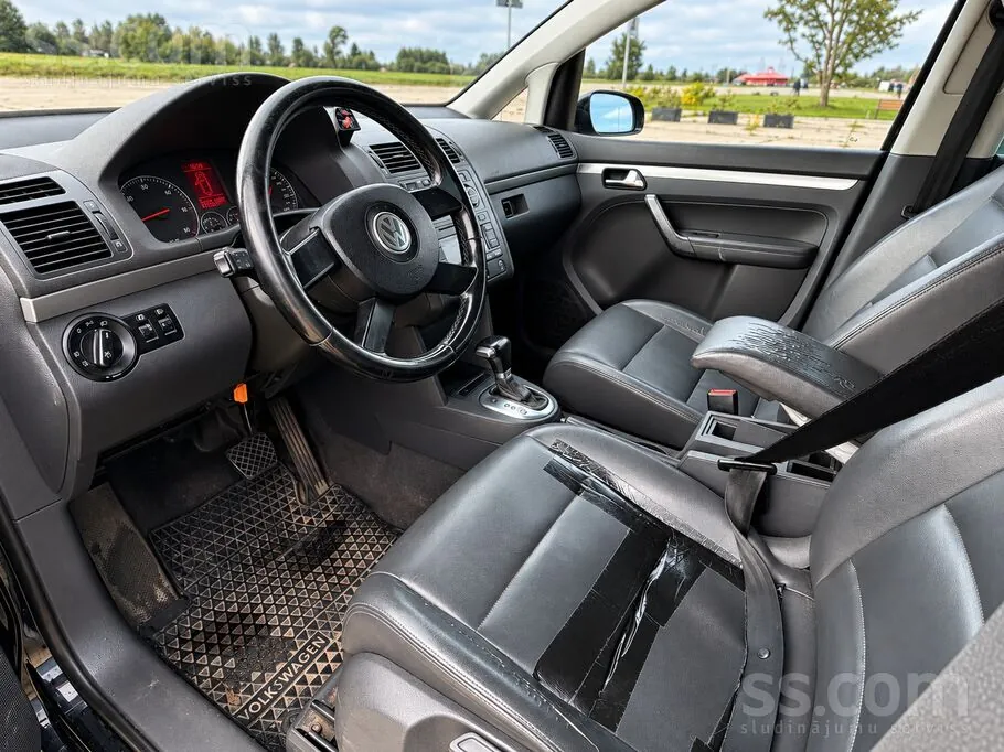 Volkswagen Touran 2006 photo 5