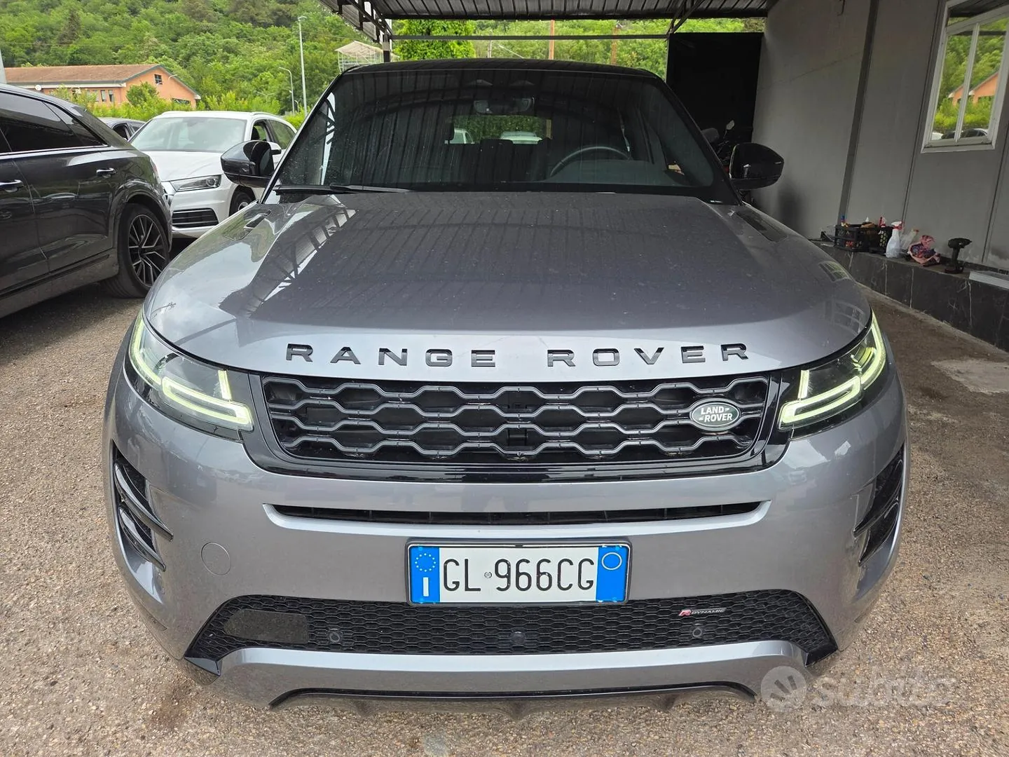 Land Rover Range Rover Evoque 2023 photo 2