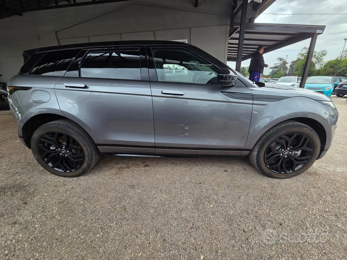 Land Rover Range Rover Evoque 2023 photo 4