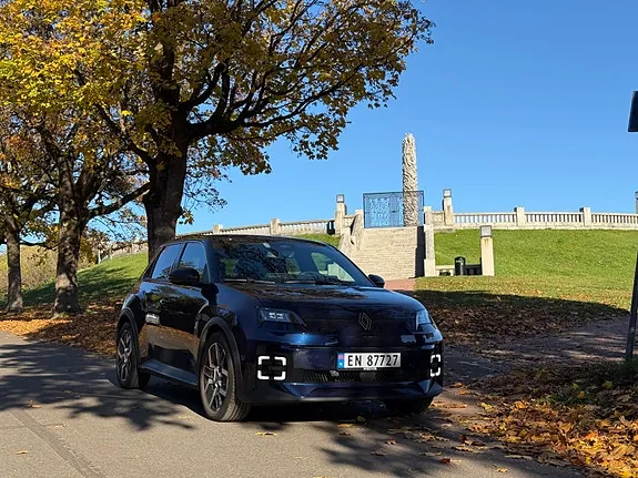 Renault 5 E-Tech 2025 photo 2