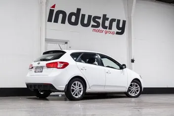 Kia Cerato 2012 photo 3