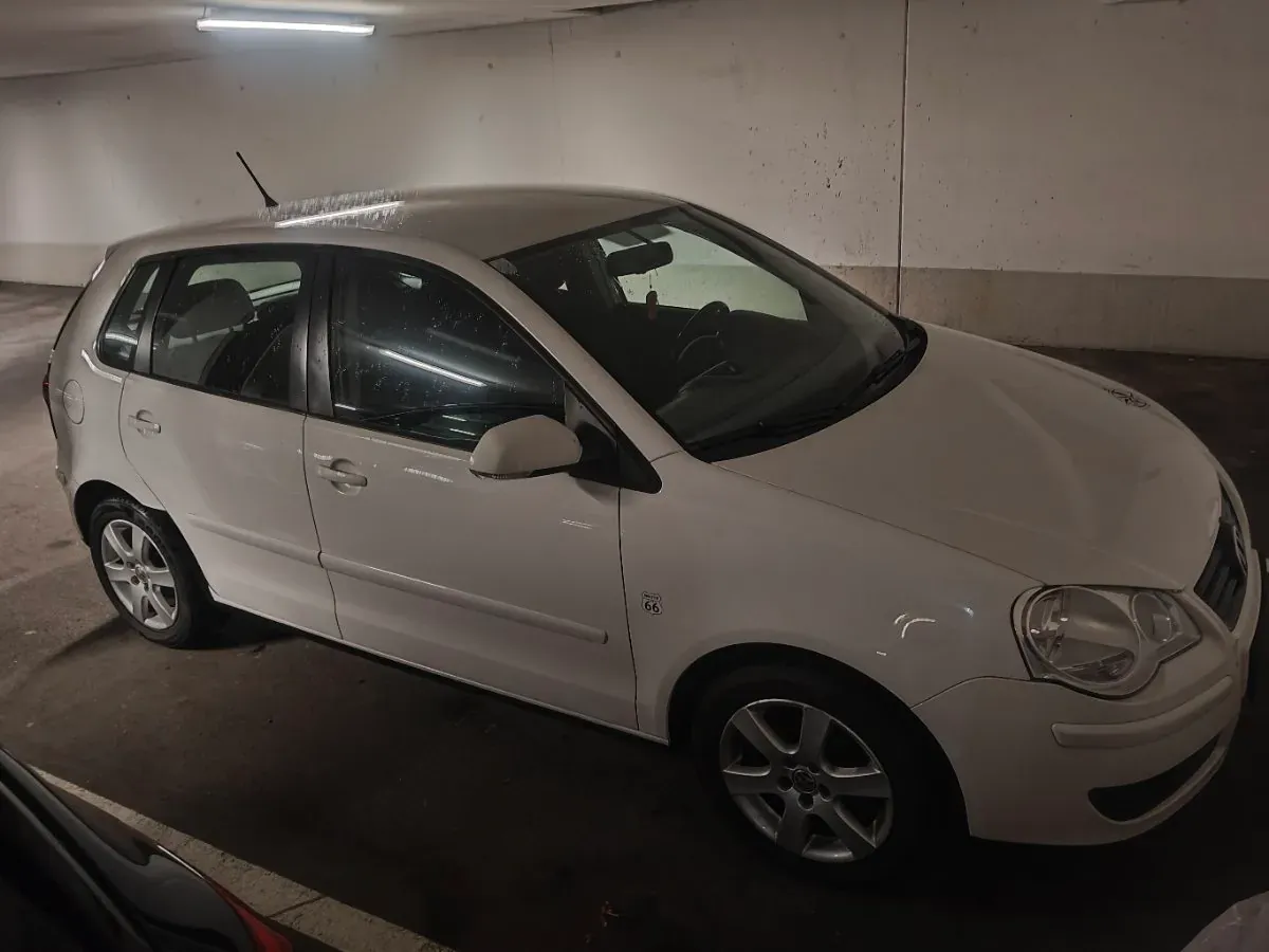 Volkswagen Polo 2008 photo 2