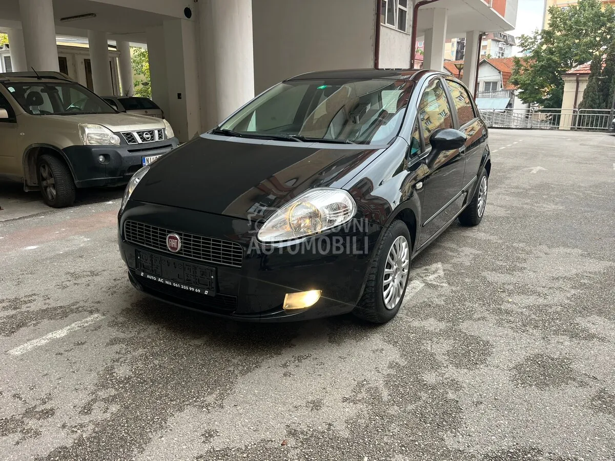 Fiat Grande Punto 2009 photo 4