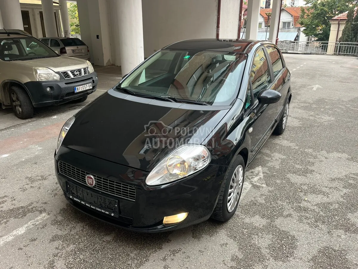 Fiat Grande Punto 2009 photo 3