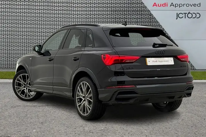 Audi Q3 2025 photo 3