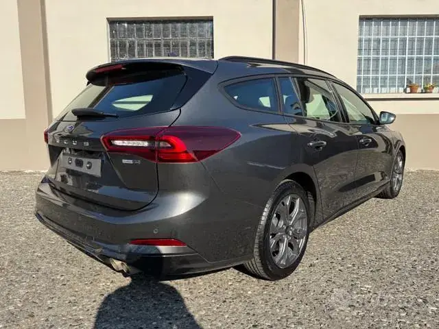 Ford Focus 2023 photo 4