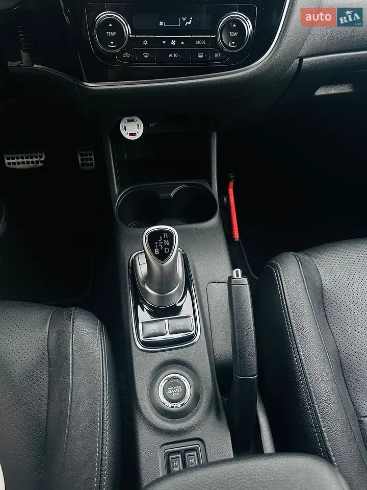 Mitsubishi Outlander 2014 photo 5
