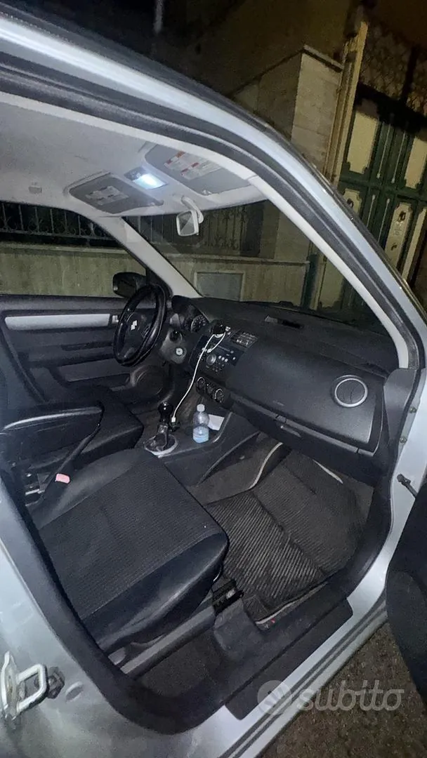 Suzuki Swift 2005 photo 5