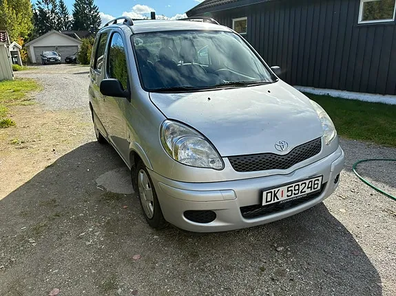 Toyota Yaris Verso 2002 photo 3